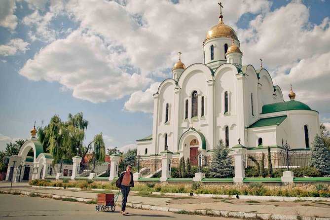 2 Excursions in One Day-Milestii Mici Winery, Tiraspol City and Bender Fortress - Tiraspol in Transnistria, what the guide helps you connect