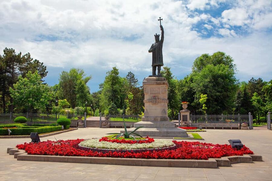 Chisinau: City Highlights Private Walking Tour - St. Stephen the Great Central Park, a needed reset