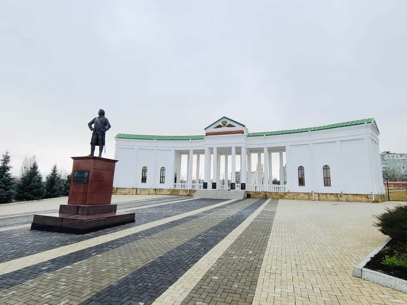 Chisinau: Discover Soviet Heritage of Transnistria - Soviet-Style Lunch: What to Budget and How to Handle Cash-Only