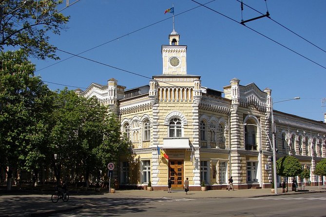 Chisinau Half-Day Private Tour by Bike with Local Guide - City Hall, power buildings, and where to look on the move