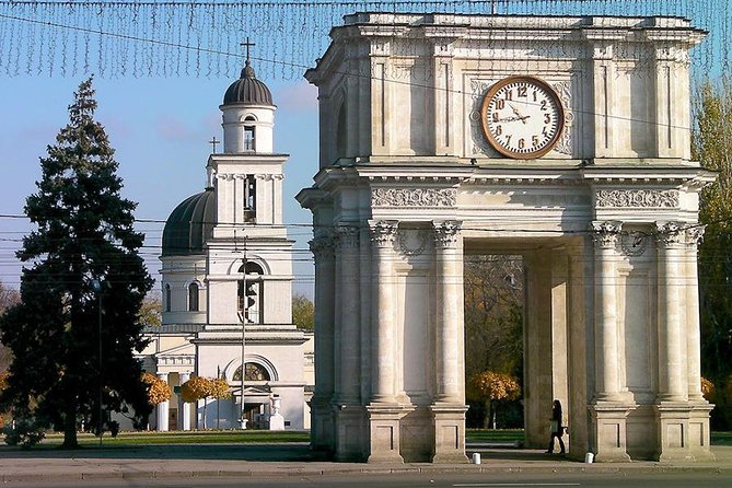 Chisinau Walking City Tour - Where you start and how the 3-hour pace feels