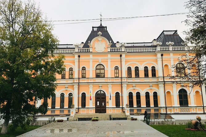 Discover Gagauzia and Manuc Bei Mansion - Tour pace, pickup, and how the day runs in real life