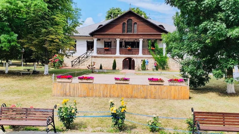 Gagauzia: day tour in Gagauzia and Manuc Bei Mansion - Congaz and Gagauz Sofrasi: A Traditional Lunch Stop You Can Plan Around