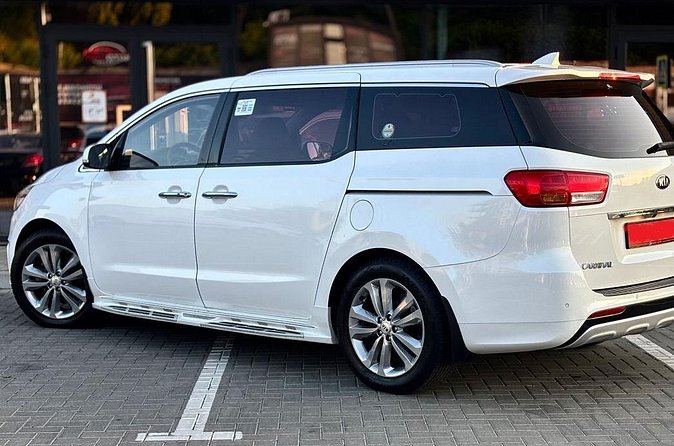 Private Airport Transfer - Kia Carnival - Price and value: what $90.74 really means for your group size