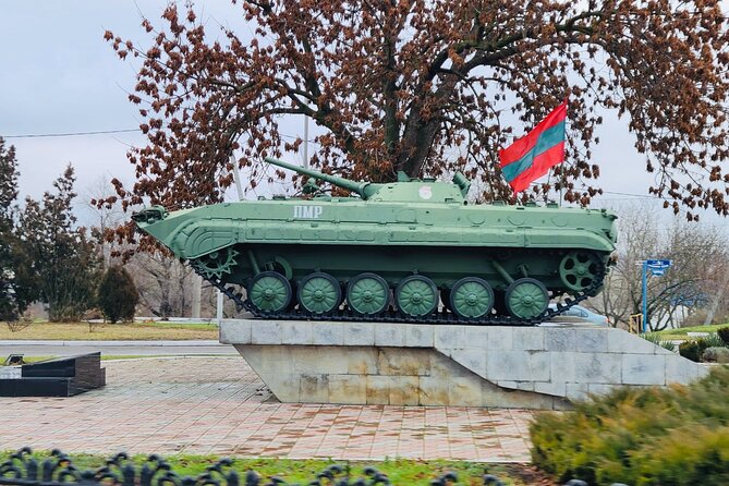 Soviet Heritage of Transnistria and Castle Mimi Winery - Tiraspol, 25th October Street: a USSR-style city walk