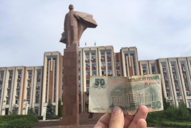 Tiraspol must-see tour with Anton Dendemarchenko - Pridnestrovie - Military memorials and the Mig-19: what the city remembers