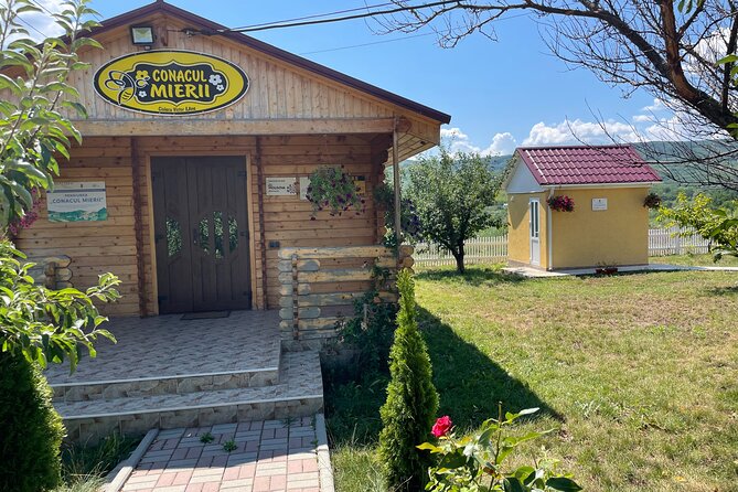 Tour of Capriana Monastery, Honey Mansion & Crama Mircești Winery - Stop 3: Crama Mircești, the “Little Tuscany” vibe and 5 wines