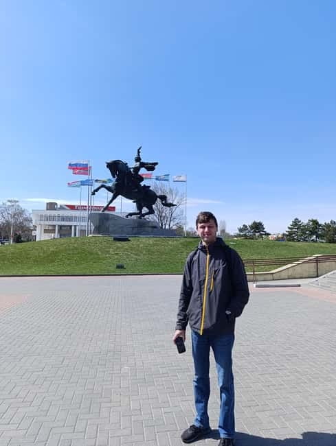 Transnistria Tour from Chisinau Explore Soviet Time Capsule - Stop 4: Tiraspol, the de facto capital, and the Soviet feel on foot