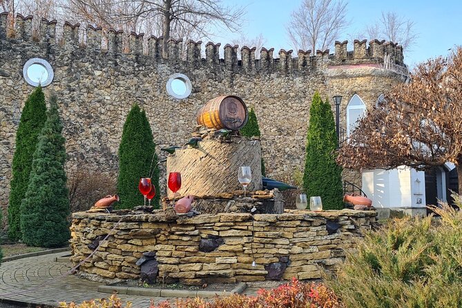 Visit the Largest Winery in the World and Manuc Bei Mansion - What to wear and bring for a comfortable day underground and in castles